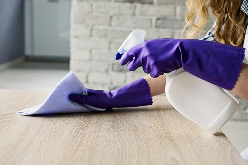 Czym dezynfekować powierzchnie w kuchni?